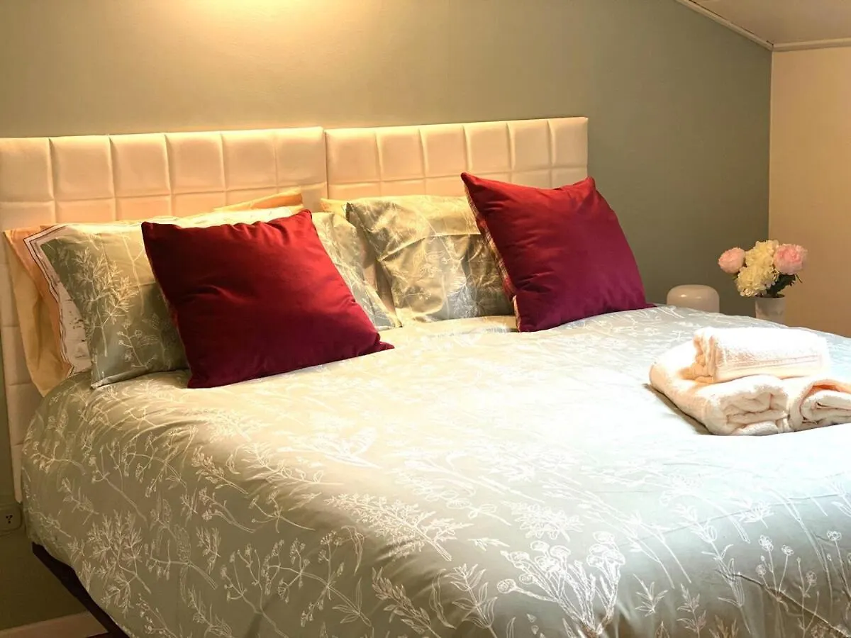 Comfortable Home 6 Min From Central Station Milan Apartment