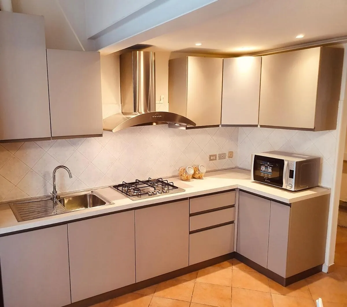 Comfortable Home 6 Min From Central Station Milan