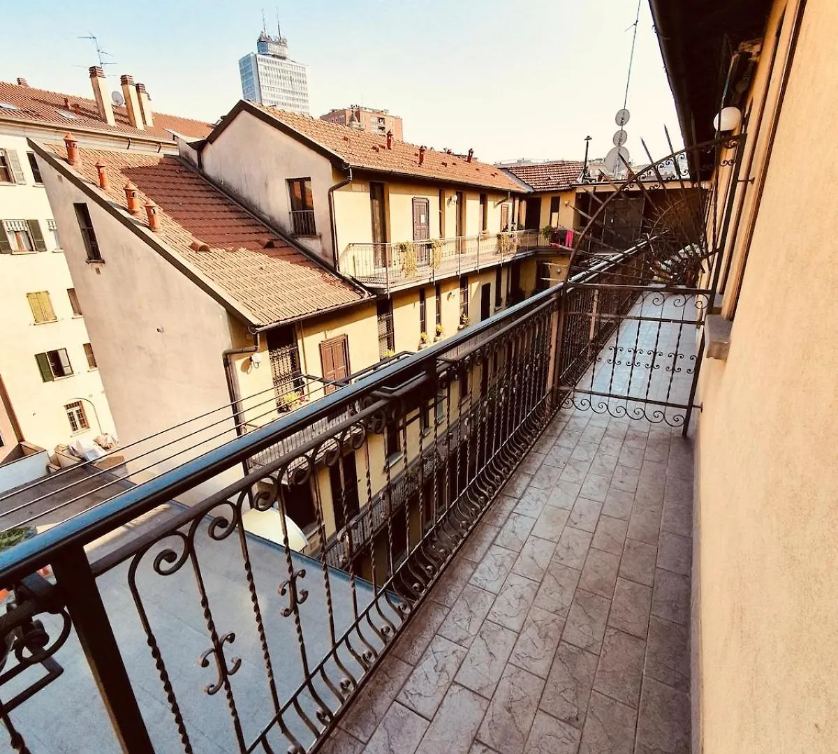 Comfortable Home 6 Min From Central Station Milan Apartment